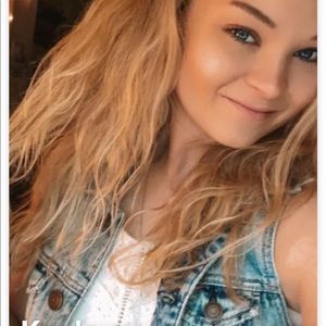 Meet your Posher, Michayla